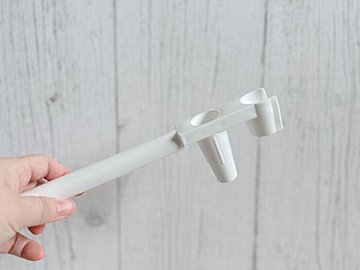 【セリア】考えた人天才！差し込むだけでスッキリが叶うお風呂の小物収納アイテム