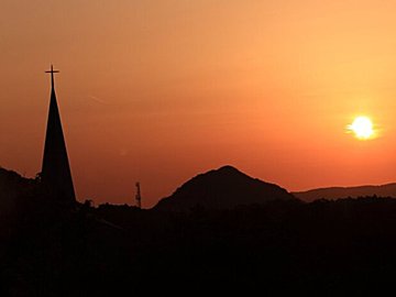 「夕焼けは晴れ」ってことわざはホント？暮らしに役立つ豆知識を気象予報士が解説