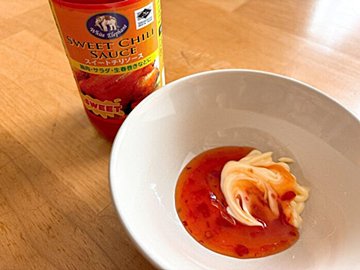 【業務スーパー】使い道が多すぎる！ピリ辛チリソースが冷蔵庫のスタメンになる理由