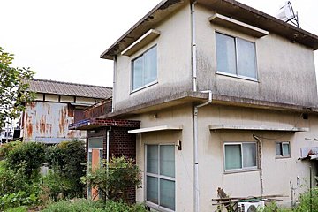 外壁に生えた苔を洗って14万円…【わが家の修ぜん費】悲しみ事件簿