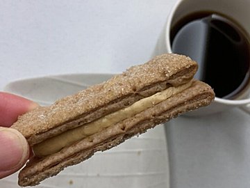 【六花亭】お土産は「マルセイバターサンド」だけじゃない！私のいち押しは食感サクサクッのパイ