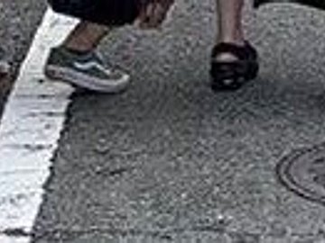 「素敵だわ」と11万人がいいねした友人とのツーショット写真に注目！後ろ姿からにじみ出る仲のよさに、ほっこりせずにはいられない！