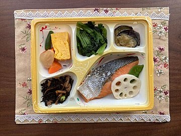 冷凍宅配弁当「ニチレイフーズダイレクト」の口コミは？「気くばり御膳®」の実食レビューも