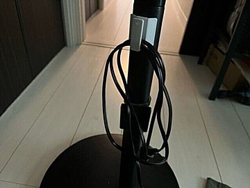 【セリア】これ考えた人すごい!曲面に貼れるのが今までなかったコードフック