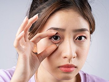 視力低下や失明を招く重大な病気のサインかも⁉「目の充血」を放置してはいけない理由