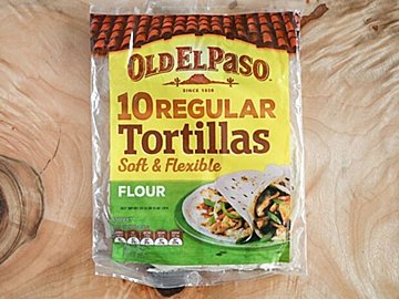 【コストコ】作業時間5分程度！おうちで薄焼きピザを楽しむ♪トルティーヤ生地で作る超簡単レシピ3選