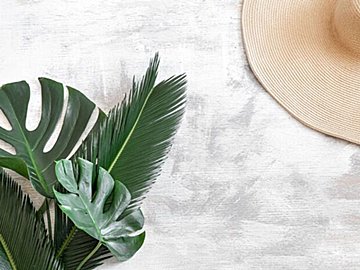 【GU】40代が1枚で着るならTシャツではなく映えカットソー！