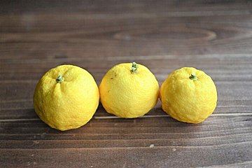 捨てるなんてもったいない お掃除のプロが教えるレモンの皮の活用法 サンキュ 捨てるなんてもったいない お掃除のプロが教えるレモンの皮の活用法 サンキュ