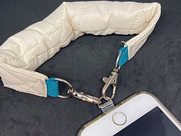 220円には見えない高見え！見つけたら絶対買って！おしゃれで機能も充実のDAISOｘTGC「ハンドストラップ」に大満足