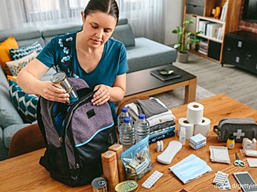 持っているだけで大丈夫？備蓄品を安心して使うためにチェックすべきこと3選