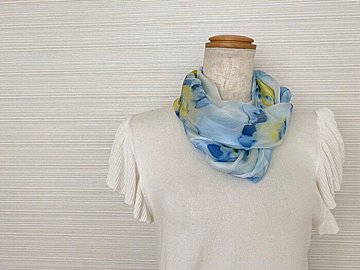 しまむらの「890円ストール」を使った夏にピッタリのアレンジ術をスカーフコーディネーター講師が解説