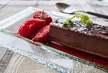 オーブン不要 材料3つ 濃厚チョコレートケーキ ランゴ オ ショコラ の作り方 サンキュ