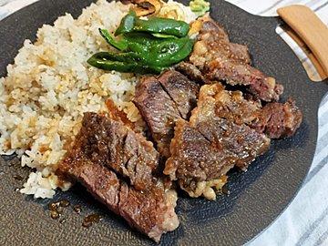 【カルディ】おうちで本格ステーキが食べられる！オリジナル調味料が優秀すぎる！