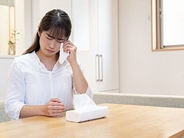 涙が出るだけ…と放置していませんか？視力低下を引き起こす危険な涙目とは