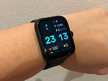 ダイエットや健康管理に大活躍！スマートウォッチも3COINSなら5,000円以下で買えちゃう