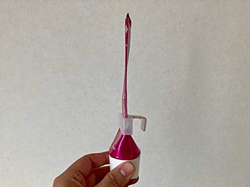 【セリア】最後まで絞れちゃう！フック付きの便利なチューブしぼりアイテム