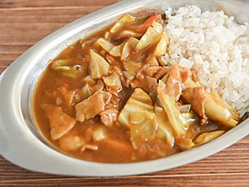 【カルディ】カレーにハンバーグに水餃子まで！フライドオニオンがあれば時短で作れる♪おすすめレシピ3選