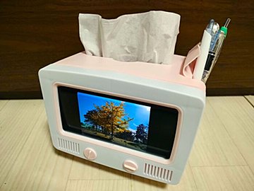 【ダイソー】かわいすぎる！ティッシュケースにもなるテレビ型のスマホスタンドを発見しました