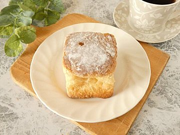 【ファミマ】カスタード好きは食べなきゃ損！「デニッシュキューブ（カスタードホイップ）」は濃厚で贅沢なオシャレスイーツ