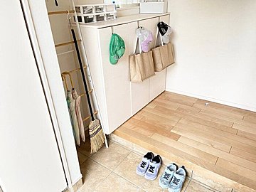 玄関入ってすぐリビング」の間取りは失敗?ストレスを解消するヒントは