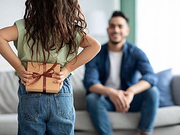 小2娘から頑張るパパへ。世界に1つだけの「ごほうび」に込められた愛情は、測り知れない!?