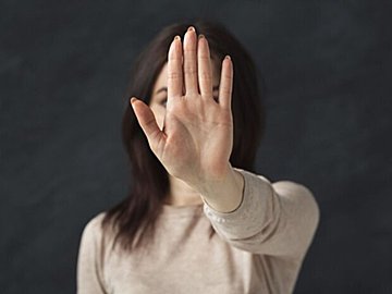 もしかしたら自分がなっているかも!? 「ウザいママ友」と避けられてしまう人の特徴5選