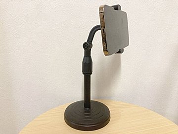 110円でいいの?!【キャンドゥ】100均マニアも愛用の機能性が充実すぎるスマホスタンド