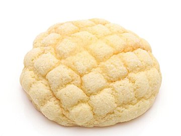 神戸のメロンパンはラグビーボールのような楕円形!?特殊すぎる神戸のメロンパン事情