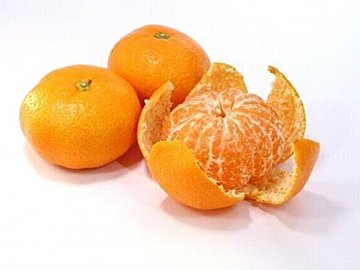 みかんの白いスジは捨てないで！皮まで使える楽しみ方を薬膳師が解説