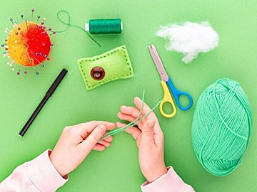 息子のために手づくりしたフェルトのオモチャがすごすぎると話題に。「愛を感じる」「素敵」などの声集まる