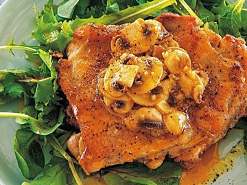 卵で作る簡単まろやかソースが「ウマ～！」鶏もも肉のグリル マッシュルームオランデーズソースレシピ