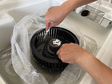 換気扇掃除は“今”が正解！暑さが残るうちにしておきたい家事3選