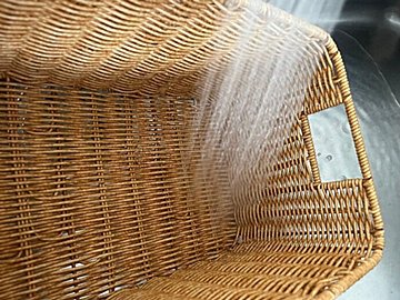 【3COINS】見た目はバスケットなのに水洗いOK!?使い勝手抜群の収納アイテムはプロも太鼓判