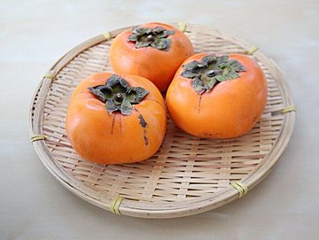 【旬食材】お得パックもおすそ分けも怖くない！柿のかしこい保存方法