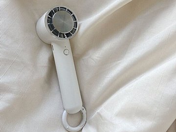 見つけたらラッキー！【3COINS】「この時期必須」注目の「ペルチェハンディファン」