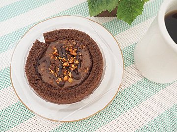 【ミニストップ】今回も大当たり！テオブロマ土屋公二シェフ監修「ショコラロールケーキ」はご褒美級