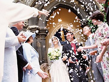 友人の結婚式で突然求められたスピーチ。夫が話した「幸せな結婚」のカギを称賛する声が続出！