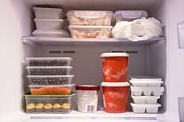 食費2万円台の家庭が冷凍庫に常備している食材5選