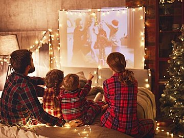 【洋画・邦画別】人気のコメディ映画36選！おすすめをジャンル別で紹介！