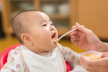 専門家監修 赤ちゃんの歯の生え方と離乳食との関係は たまひよ