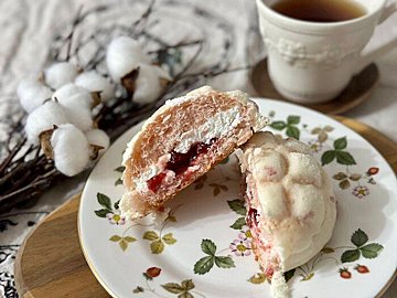 【ローソン新商品】いちごスイーツ専門店「ICHIBIKO」監修！「いちごミルクメロンパン」