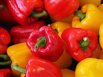 旬の国産パプリカを楽しもう！失敗せず選ぶにはどこに注目？野菜ソムリエが解説