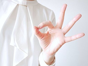 スマホ見るならこれやって！「寝る前の5分間」で明日の金運爆上げ風水【Dr.コパの風水解説】