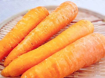 買ってきた袋のままはNG！意外とやりがちな野菜の非常識「にんじんの正しい保存方法」って？