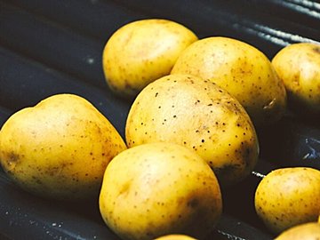 野菜のプロが解説！新じゃがをスーパーで買うときにおいしいものを見分けるコツとは？