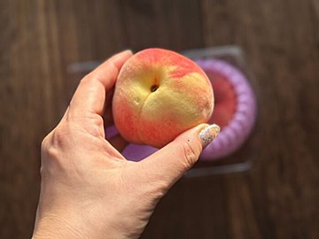 色の違い、うぶ毛の有無、あとひとつは…？甘い桃を選ぶ3つのコツを試してみたら大当たりでした