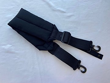 【3COINS】330円でお買い物革命！両手があく感動アイテム「中綿肩紐ベルト」が優秀すぎ！