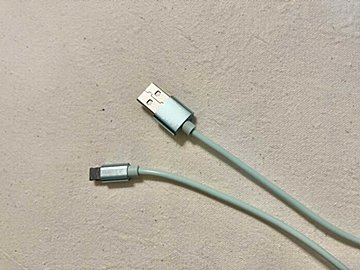 【THREEPPY】こんなに安くて大丈夫？パステルカラーの格安iPhone対応充電専用ケーブル