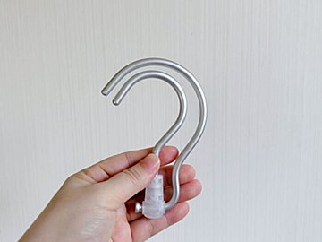 飛ぶように売れてる【ダイソー】「進化したS字フックがすごい！」超優秀人気グッズ3選