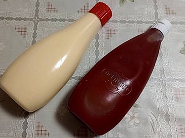 マヨネーズとケチャップ、逆さしちゃいけないのはどっち？空気を抜く・抜かないどっちが正解??出張料理人が解説